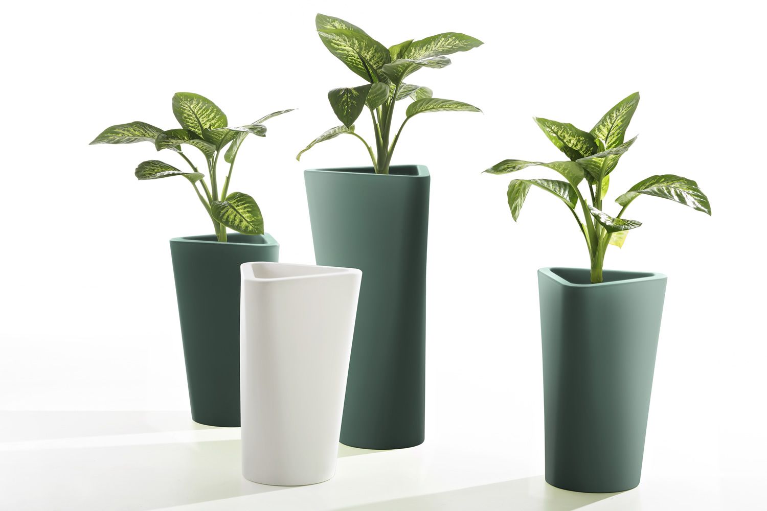 Vasi Da Esterno Alti 80 Cm.Eve Vaso Di Design B Line In Polietilene Anche Per Esterno Disponibile In Diverse Dimensioni Sediarreda Com